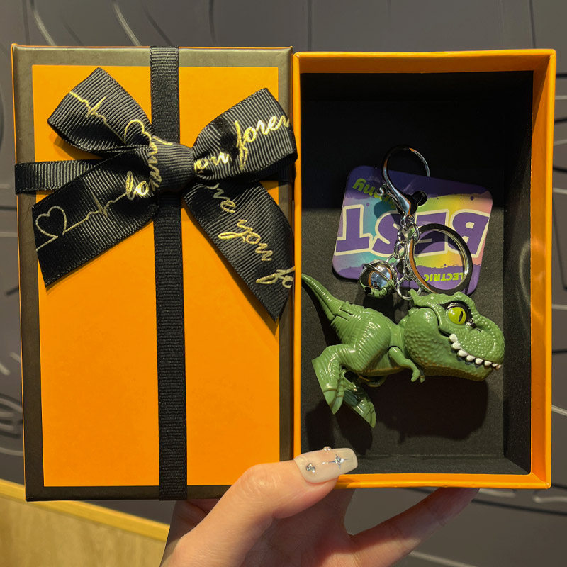 小恐龙钥匙扣公仔书包挂件情侣包包挂饰精致女款2023年新款小饰品