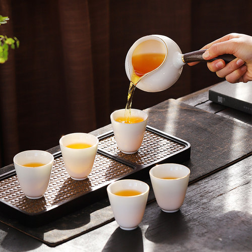 德化羊脂玉白瓷公道杯实木侧把防烫茶海匀杯分茶器家用功夫茶具
