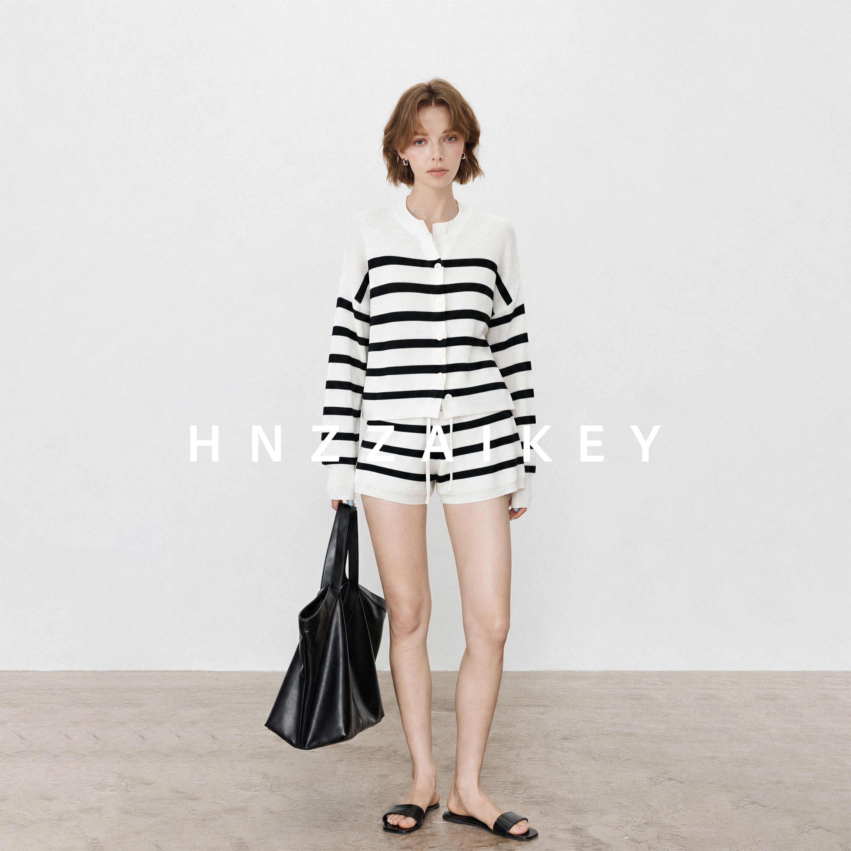HNZZAIKEY/松弛感撞色条纹圆领针织开衫抽绳短裤套装 ECSN9175