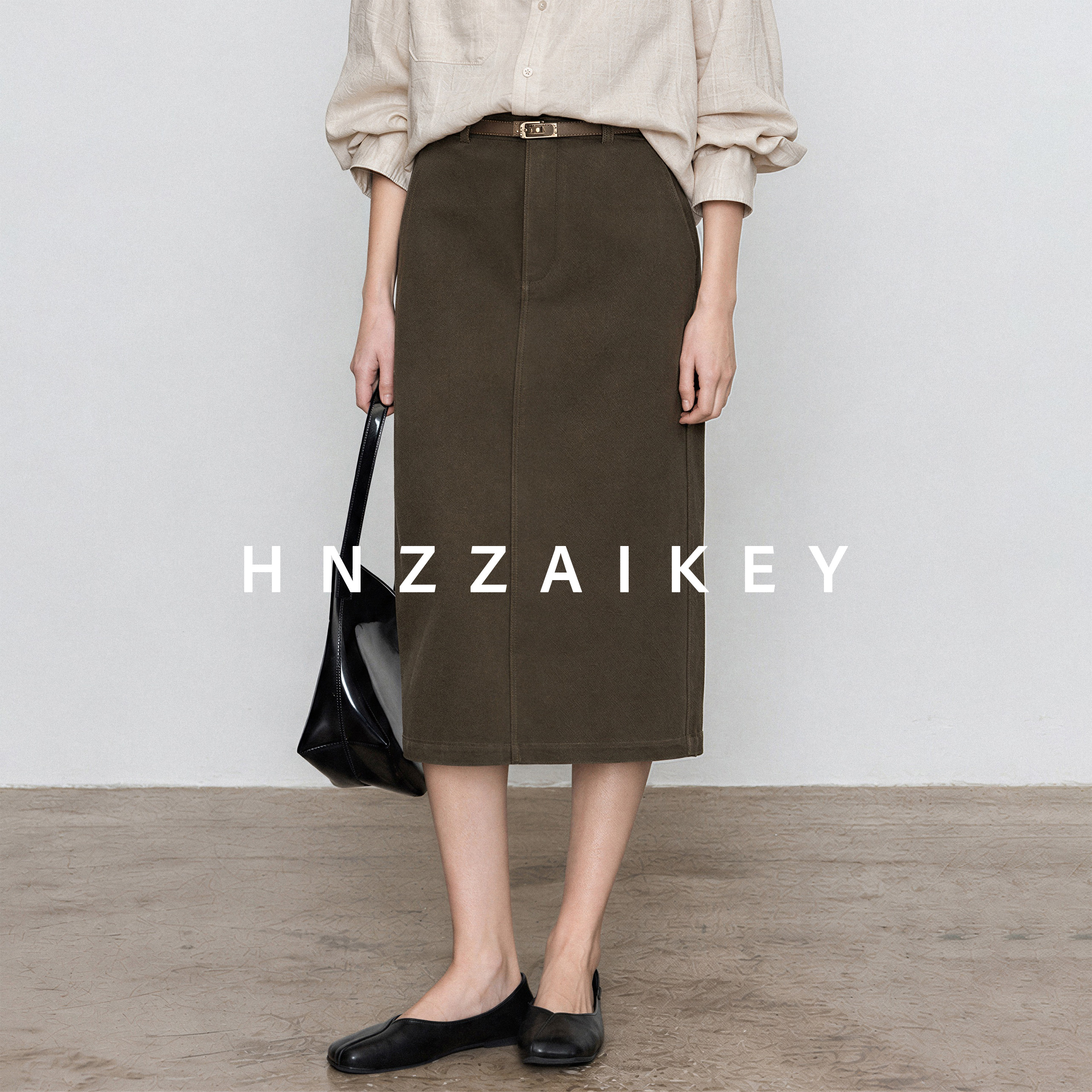 HNZZAIKEY/小众绒感皮高腰直筒半身裙显瘦通勤百搭中长裙EC99056