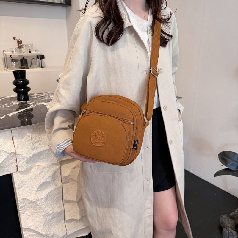 多层简约风文艺风轻便便携款单肩斜挎包休闲小包包韩版手机包