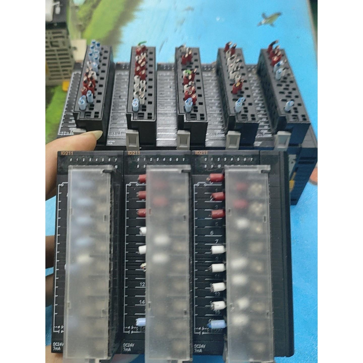 议价拆机欧姆龙plc  CJ1W-ID211  成色如图