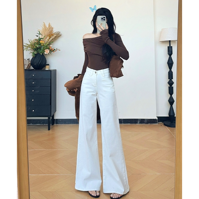 乔栈白色气质百搭不贴腿微喇牛仔裤女秋季爆款高腰显瘦拖地喇叭裤