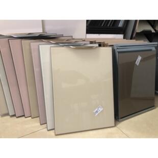 上柜门隐边免拉手高光百搭易清洁,支持定制晶钢们钢化玻璃