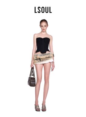 【文徐允同款】LSOUL 一字肩抹胸上衣女修身收腰显瘦皮毛短裙套装