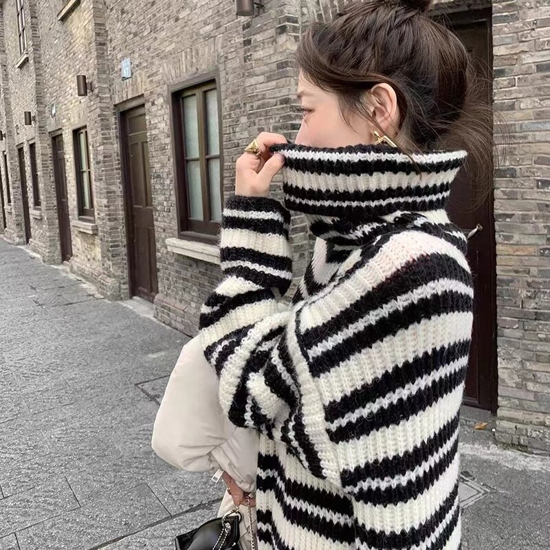 여성을위한 높은 칼라 내부 니트 스커트 가을 겨울 2024 새로운 느슨한 슬리밍 두꺼운 스웨터 스커트 스트라이프 드레스