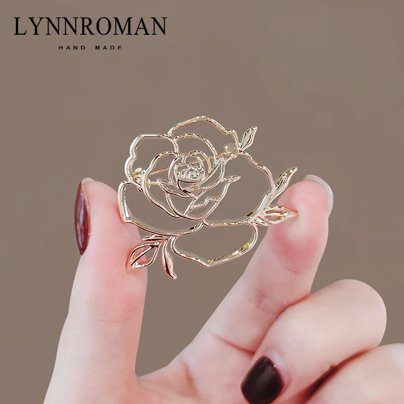 LYNNROMAN气质镂空金色花朵胸针高档女衣服配饰别针大衣外套胸花