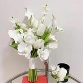 领证new韩系手捧花白色玫瑰花束订婚结婚彷真花520闺蜜di礼物球形