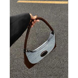 UR牛仔帆布法棍包上班通勤单肩包包女2025新款小众设计手拎腋下包