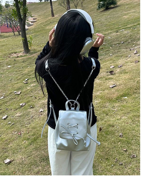 UR女包包2024新款银色少女芭蕾风双肩包旅游轻便小型手提单肩背包