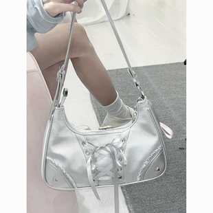 UR辣妹小食量中古手提包单肩斜挎包原创潮牛仔痛包日系女亚比包包