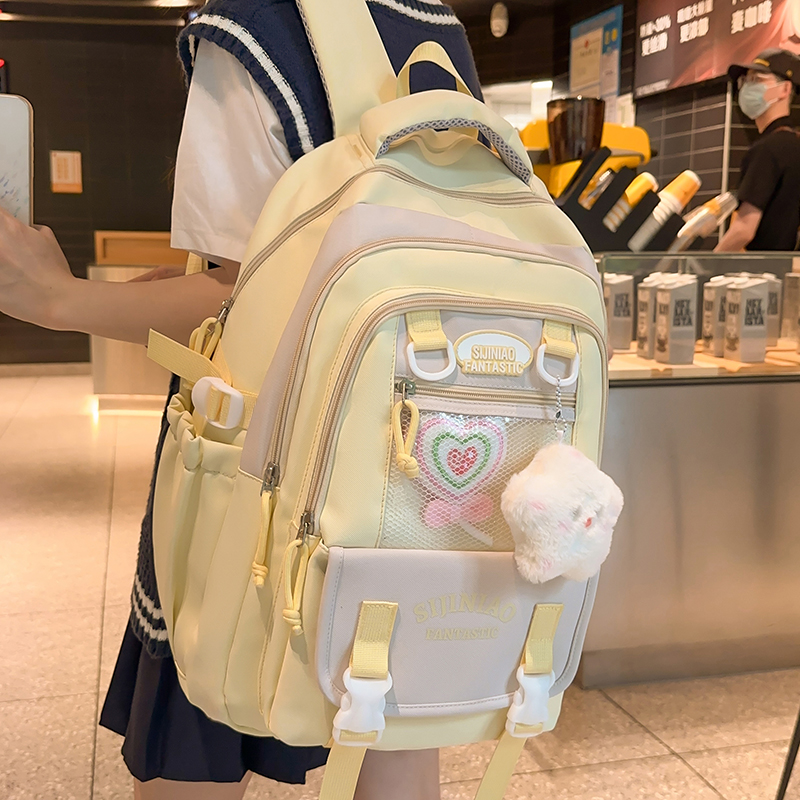 可爱少女书包女韩版初中女生高中学生双肩包大容量高颜值百搭背包