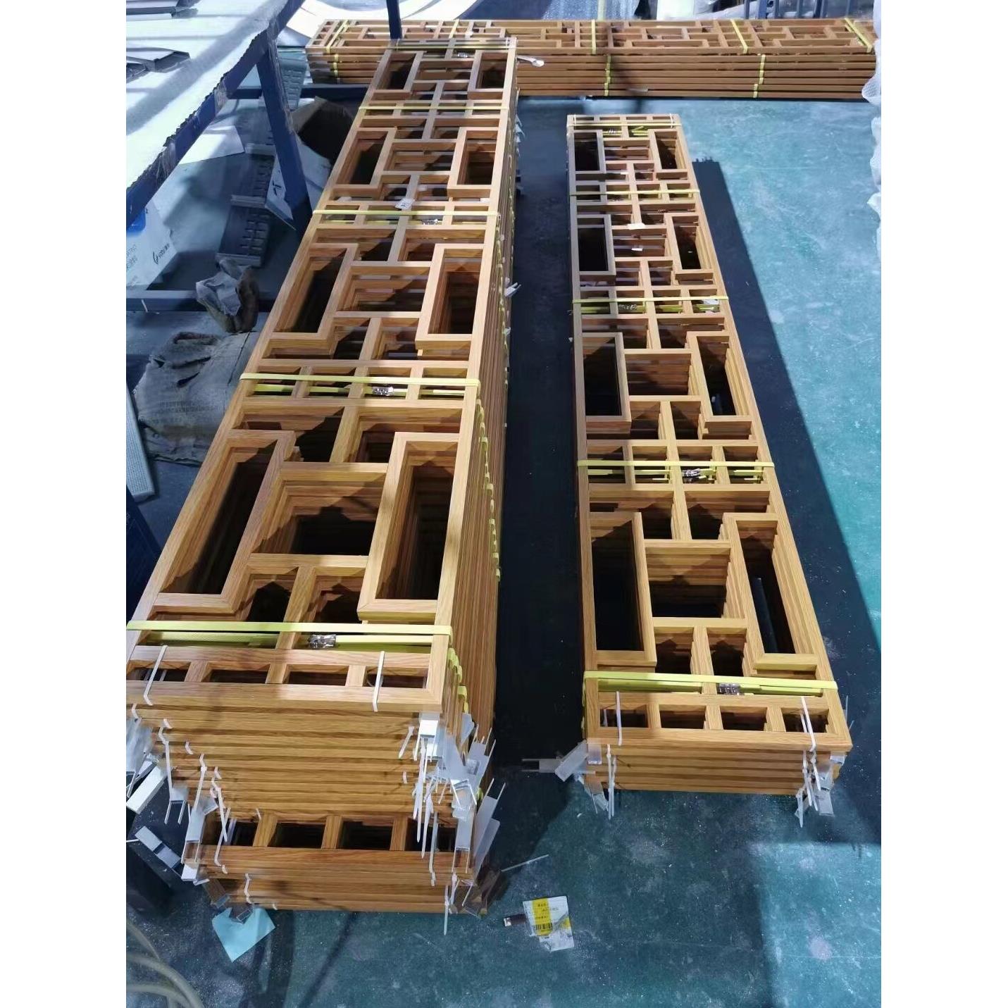 中式铝窗花雕花彷木纹花格窗花不锈钢屏风铝合金护栏彷古屏风厂家