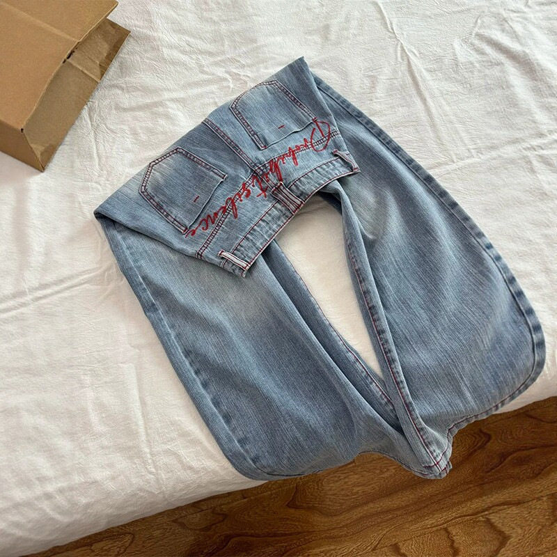 设计感红色刺绣直筒牛仔裤女秋季高腰显瘦浅蓝色美式弯刀阔腿裤子
