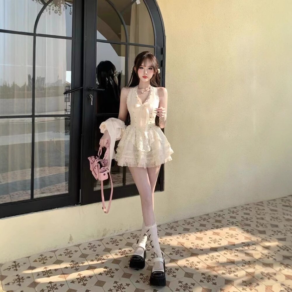 法式收腰公主显挂脖杏色连衣裙