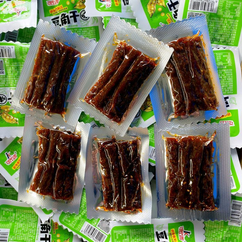 网红老牌子豆角干辣条儿时经典90后怀旧麻辣牛筋休闲零食散装批发