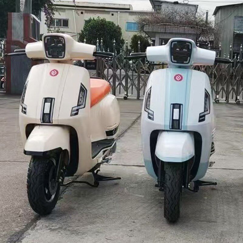 热销破界小卡拉125cc复古文艺踏板摩托车可上牌燃油两轮摩托代步