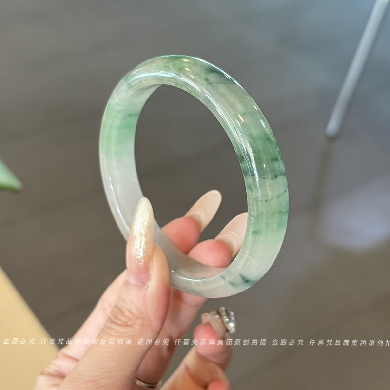 翡翠手镯热卖排行榜前三名