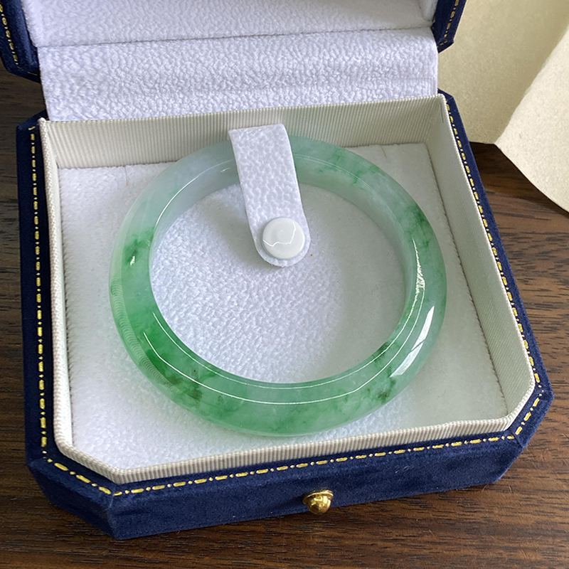 翡翠手镯热卖排行榜前三名