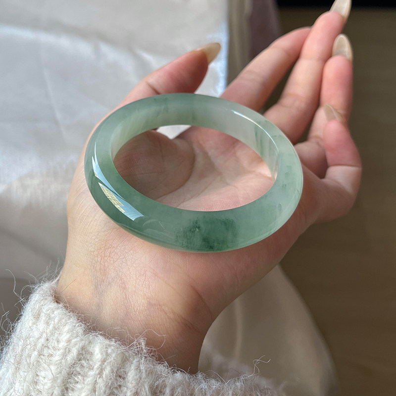 翡翠手镯热卖排行榜前三名