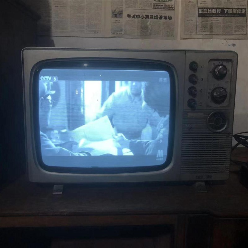 老式电视机黑白电视怀旧老物件旧电影放映盒复古民宿酒店摆件道具