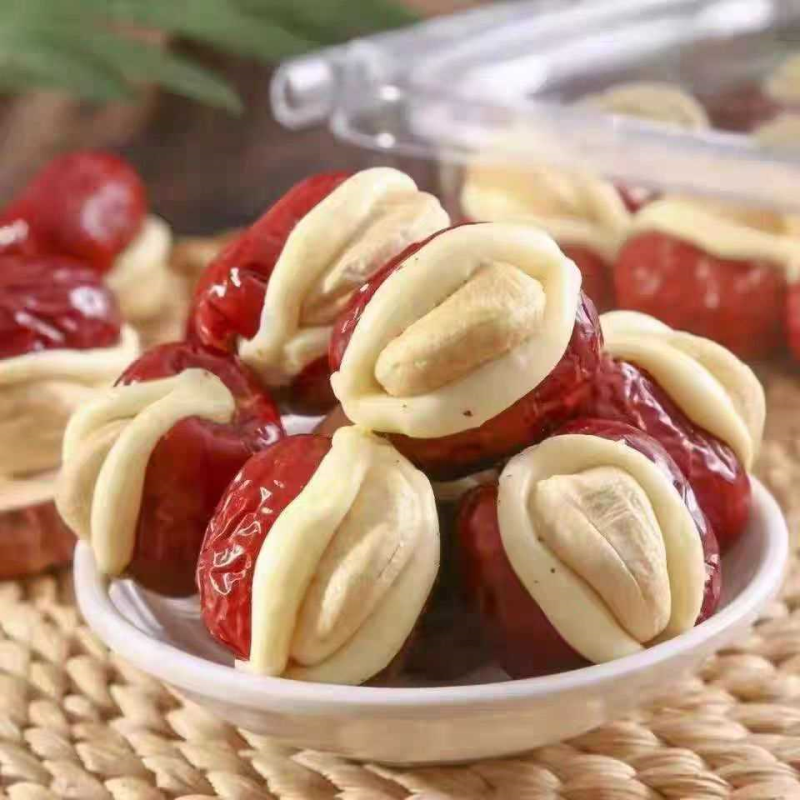 航天松鼠腰果泡芙枣零食品独立小包装奶香浓郁口感鲜美