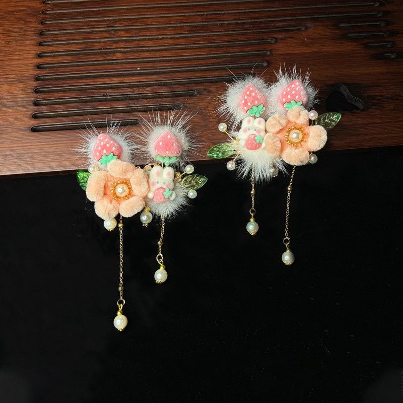 儿童头饰发夹 毛球发夹宝宝汉服毛球草莓发饰 女宝夹子