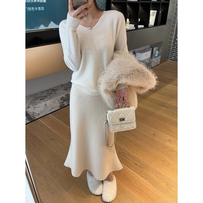 momo大姐姐针织半身裙女小个子厚款a字裙春秋新款设计感白色裙子