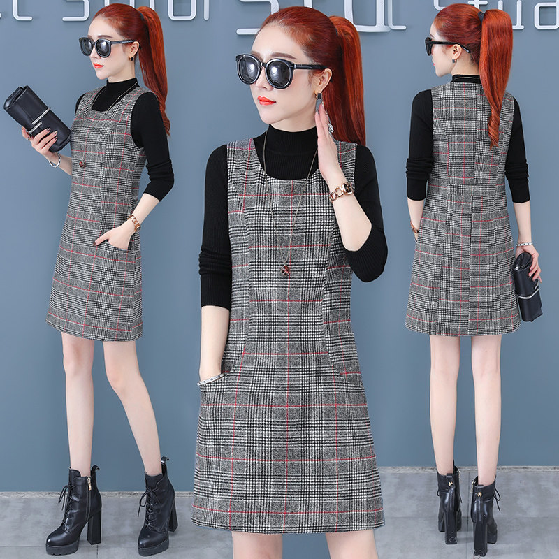 毛呢子背心连衣裙秋冬款2021新款大码无袖打底修身秋季女装马甲裙