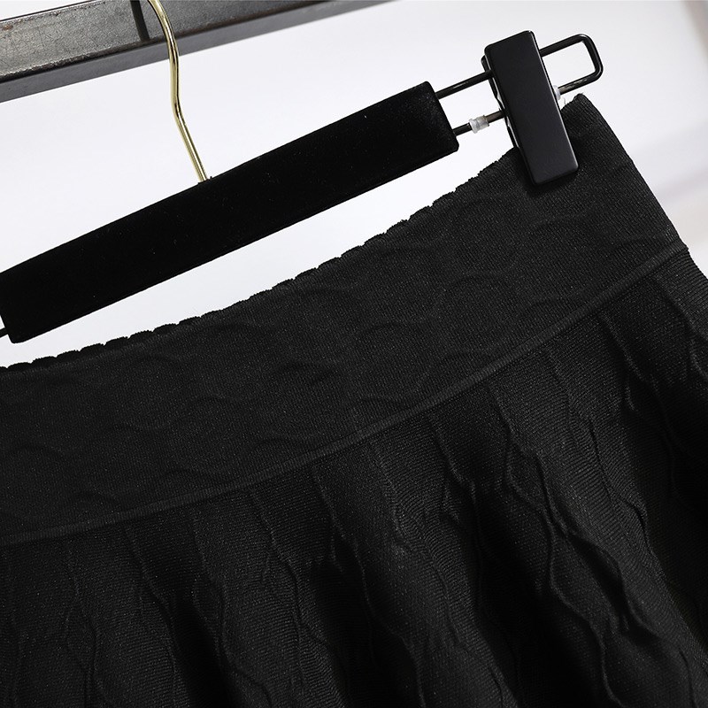 针织短裙a字半身裙女士秋冬高腰提花蓬蓬裙半截2024新款黑色短款