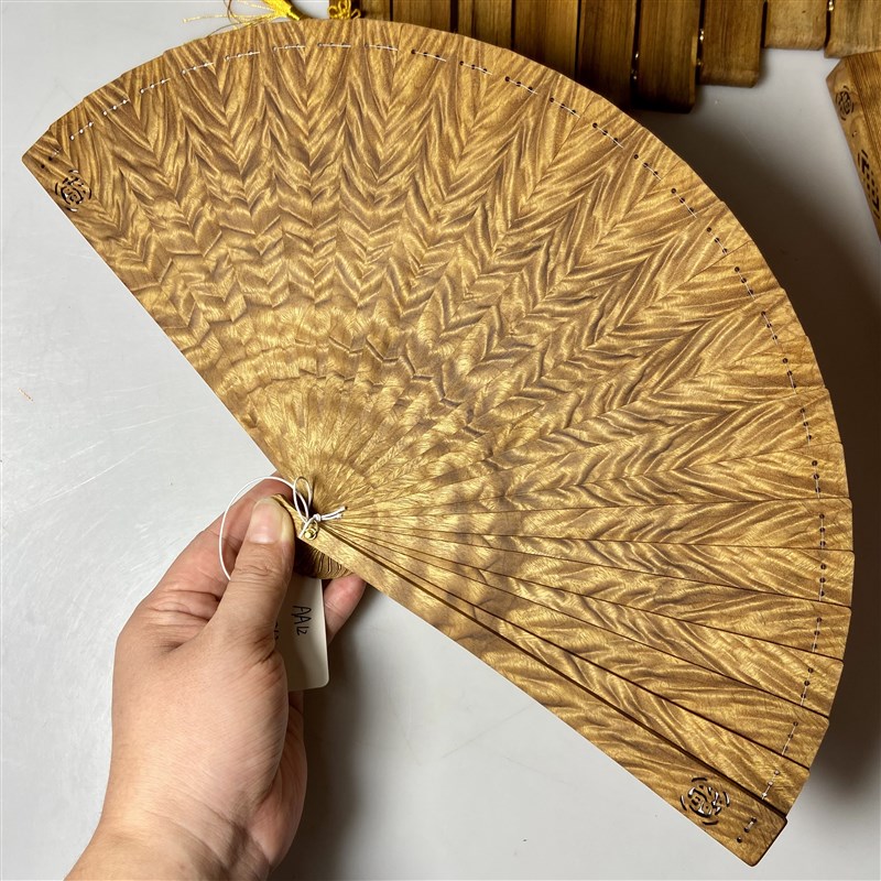 精品小叶桢楠苏扇金丝楠木扇子龙胆瘤疤纹复古风走秀扇中国风折扇