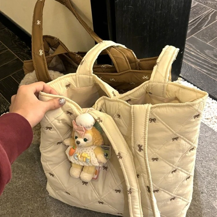 大容量秋冬夹棉包包精致蝴蝶结刺绣百搭新款小众单肩休闲通勤托特