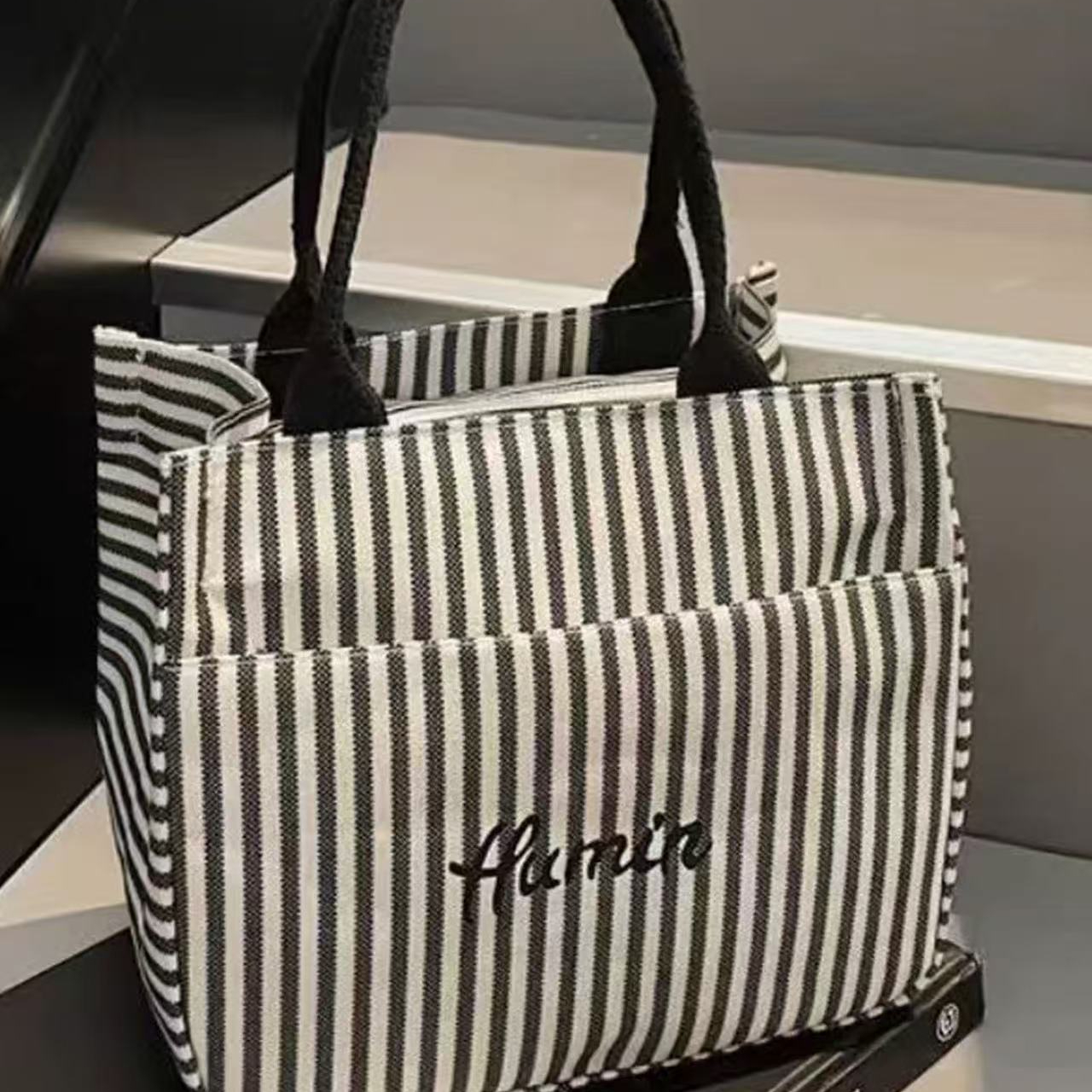 新款手提包大容量简约上班族上班学生百搭外出饭盒妈咪便当