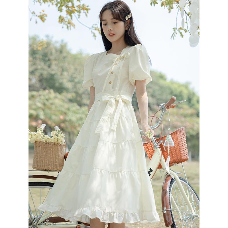 文艺方领蝴蝶结连衣裙少女