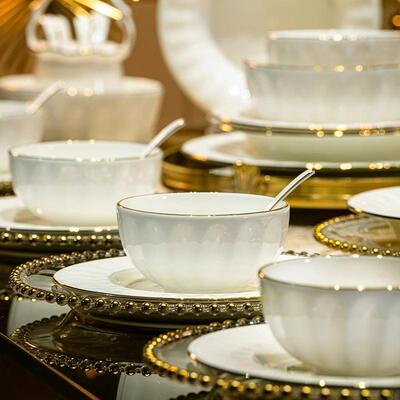 景德镇骨瓷餐具高级感轻奢高档釉下彩碗碟套装家用乔迁新居碗盘