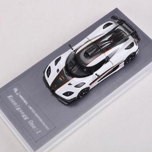 One1夜光开盖版 Koenigsegg 人造合金汽车模型集