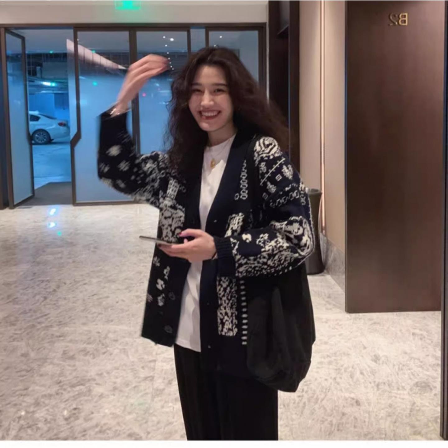 复古100%山羊绒针织开衫女V领