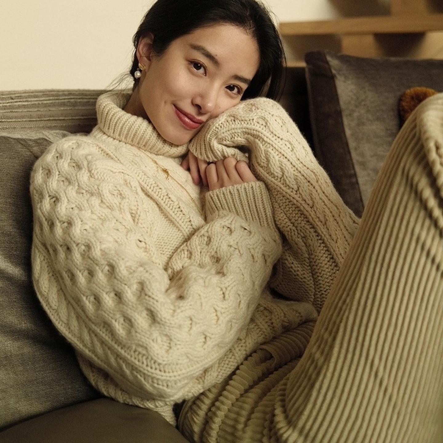 100%山羊绒毛衣女短款
