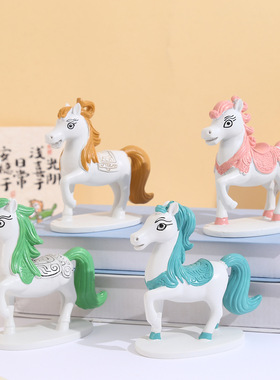 家居装饰烘焙摆件可爱小马酒柜办公桌面马年生日蛋糕工艺品