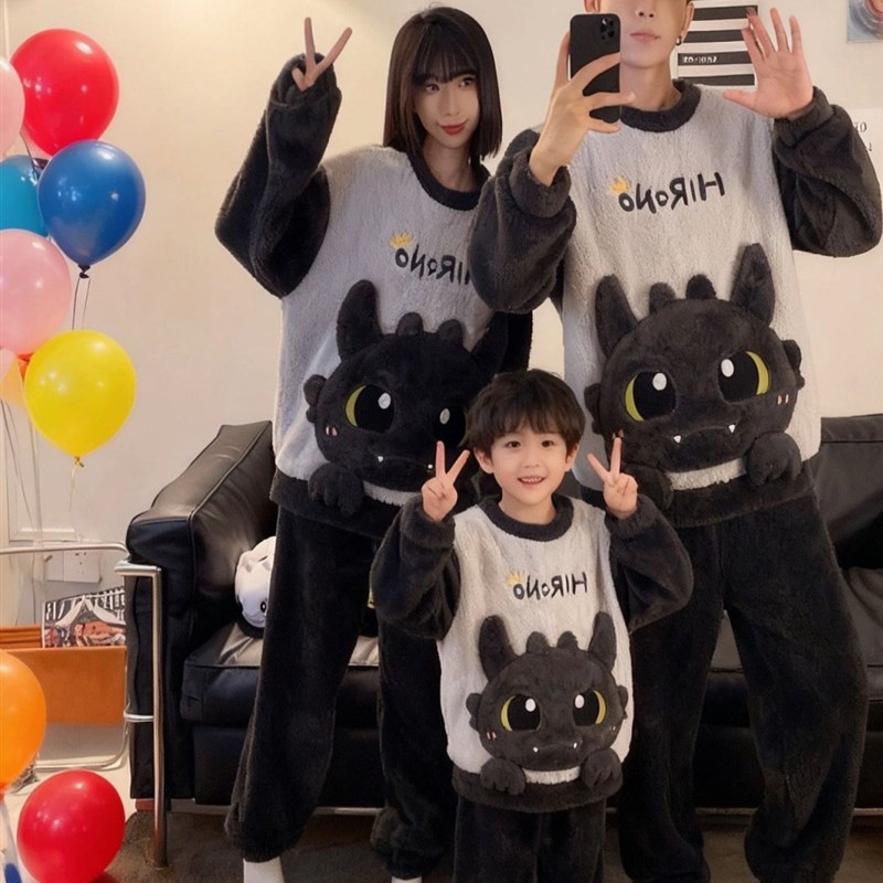 亲子睡衣冬款儿童珊瑚绒家居服套装男童2025女童可爱一家三口冬季