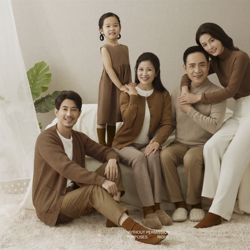 全家福服装家庭装影楼样片主题摄影一家六口拍照咖啡色毛衣亲子装