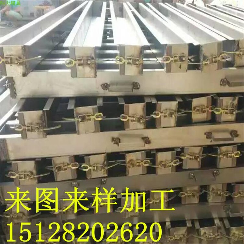 定制混凝土燃气标志桩钢模具 警示柱钢模板 公路警示桩模型