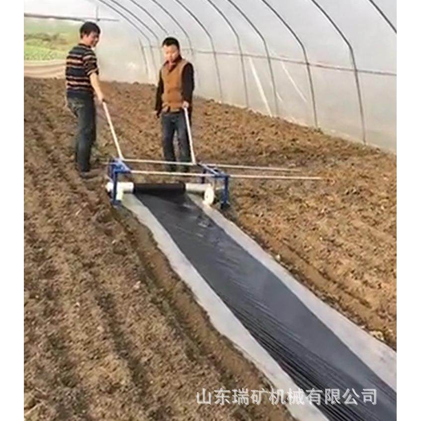 铺膜机手拉式小型地膜覆盖机覆膜机压膜机宽窄调节随意地膜机