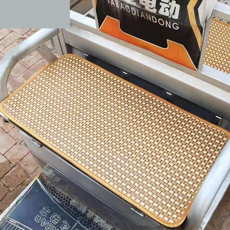 电动三轮车坐垫夏季防晒隔热座垫加厚透气防潮四季三轮车通用垫子