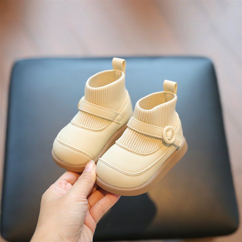 婴儿鞋子2024秋冬款女宝宝学步鞋1一2-3岁小童软底防滑公主鞋短靴