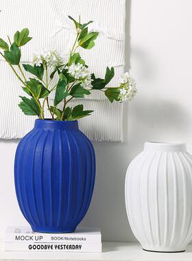 现代简约白蓝色磨砂陶瓷花客厅瓶样色板品间花插花器20211223饰摆