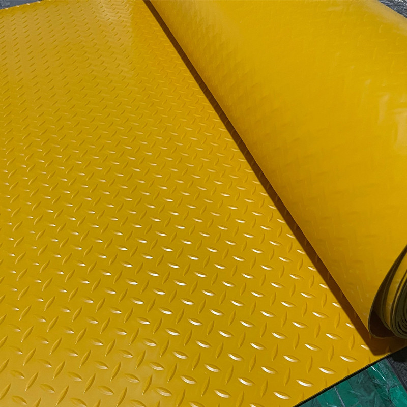 牛筋防滑垫加厚黄色人字形车间厂地垫门垫厨房橡胶地毯防水地胶板