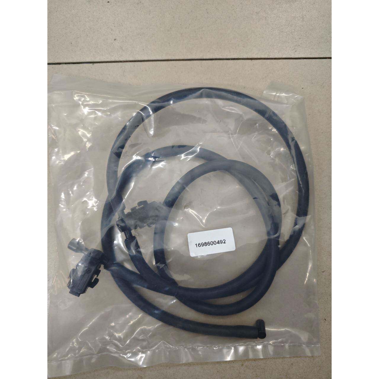 适用奔驰B200A200机盖喷水嘴前档喷水管w169W2451698600492