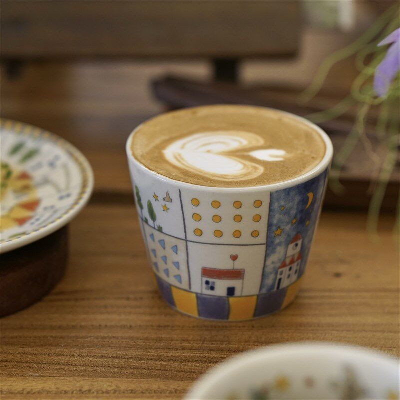 花间树里。釉下彩可爱陶瓷咖啡杯拿铁拉花杯牛S奶猪口杯手握杯子