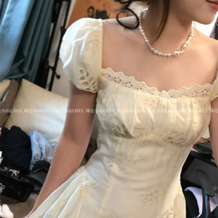 甜美风花边立体镂空绣花方领连衣裙女夏季 法式 收腰显瘦A字短裙子